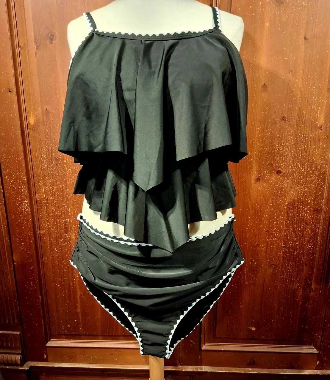 Tankini zwart met witte bies 48-52